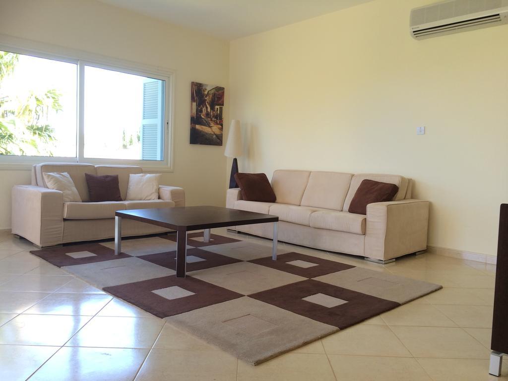 Villa Riverside Polis Oda fotoğraf