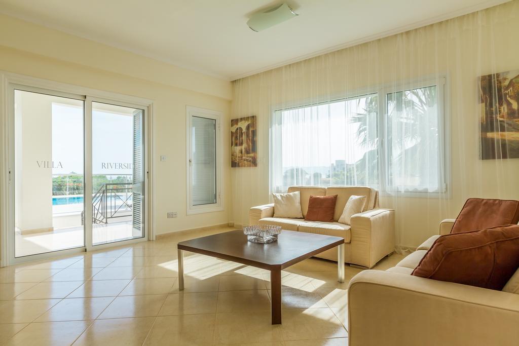Villa Riverside Polis Dış mekan fotoğraf